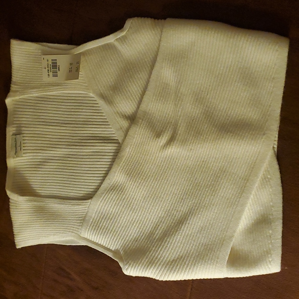 Abercrombie & Fitch Cropped Sweater